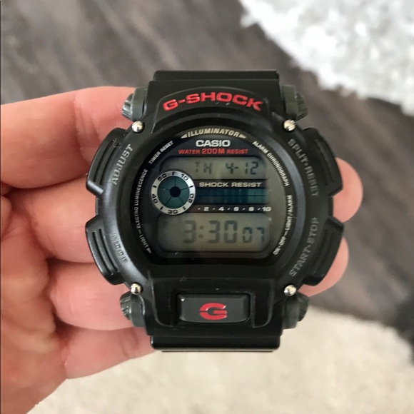 Men’s Casio G-Shock DW9052-1V Watch - Picture 3 of 8